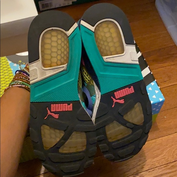 Solange x Trinomic XT2 PLUS Triangles - Picture 4 of 7